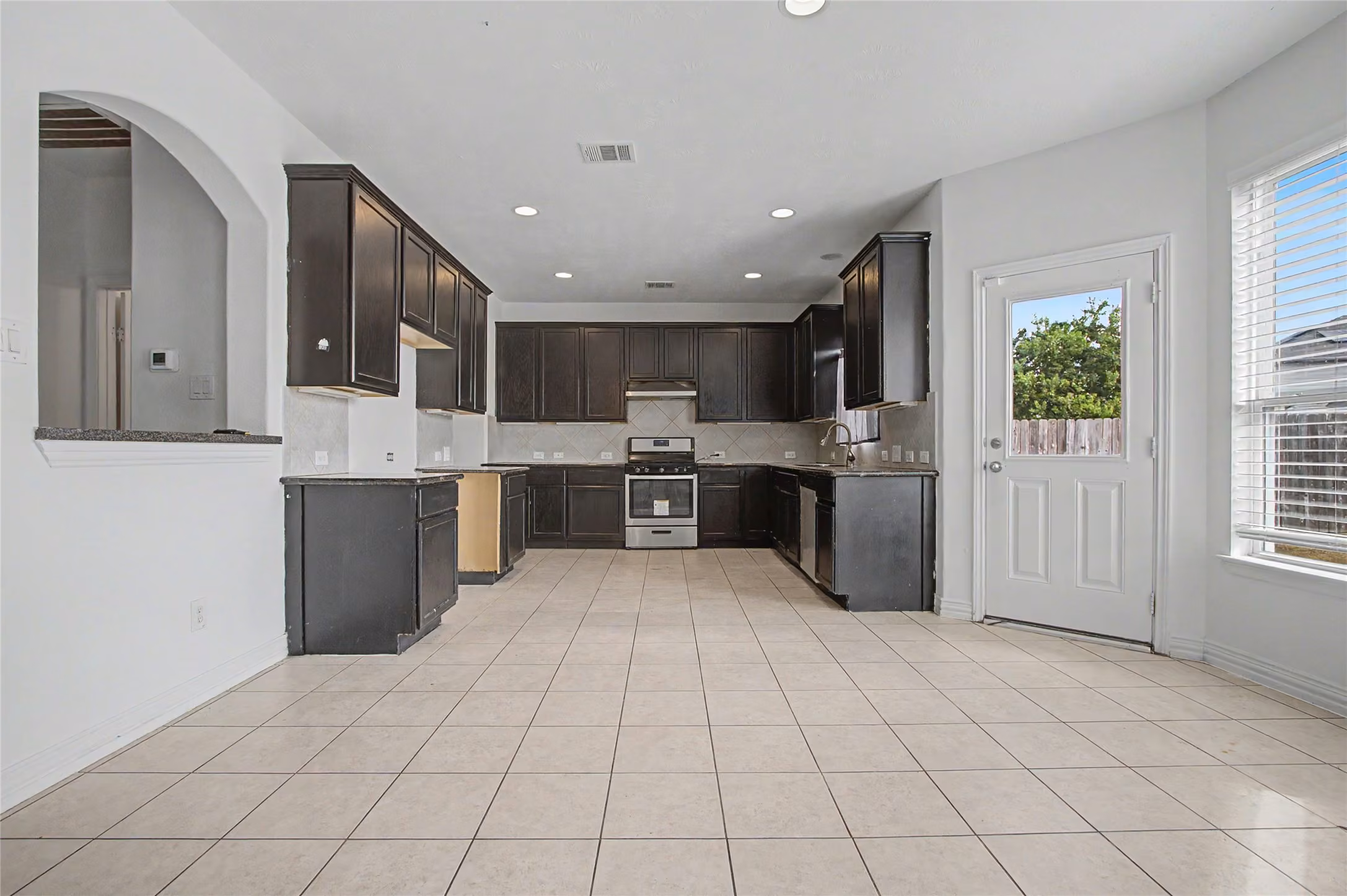 Photo 3 of 22814 Jetty Manor Lane, Spring, TX