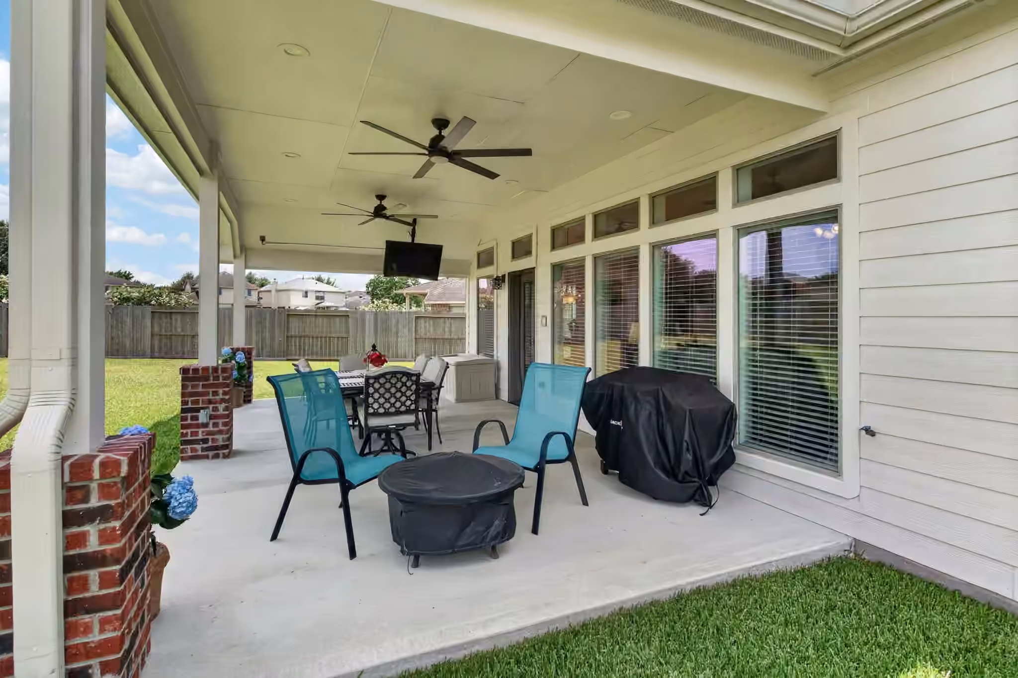 Photo of 31806 Oak Thicket Court, Conroe, TX 77385