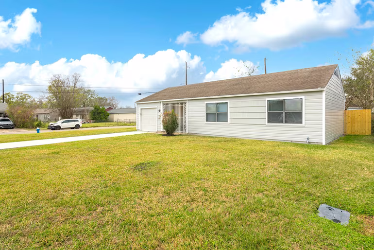 Photo 3 of 4901 Richfield Lane, Houston, TX