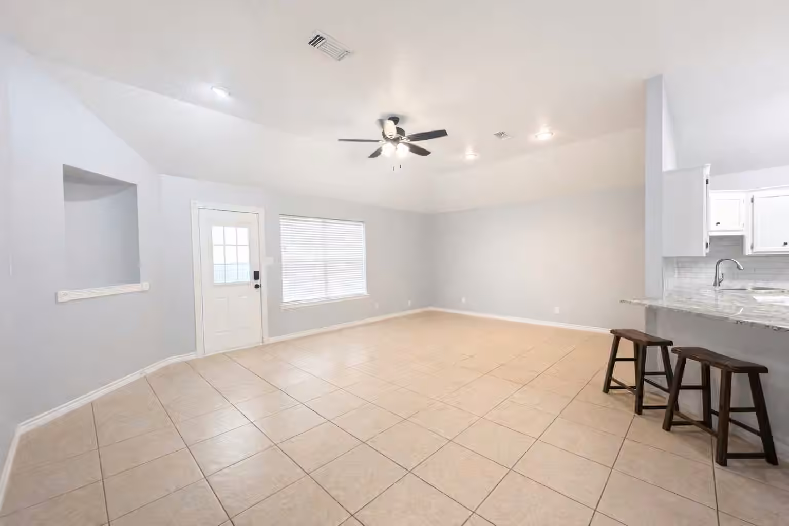 Photo 4 of 305 Scenic Brook Street, Brenham, TX