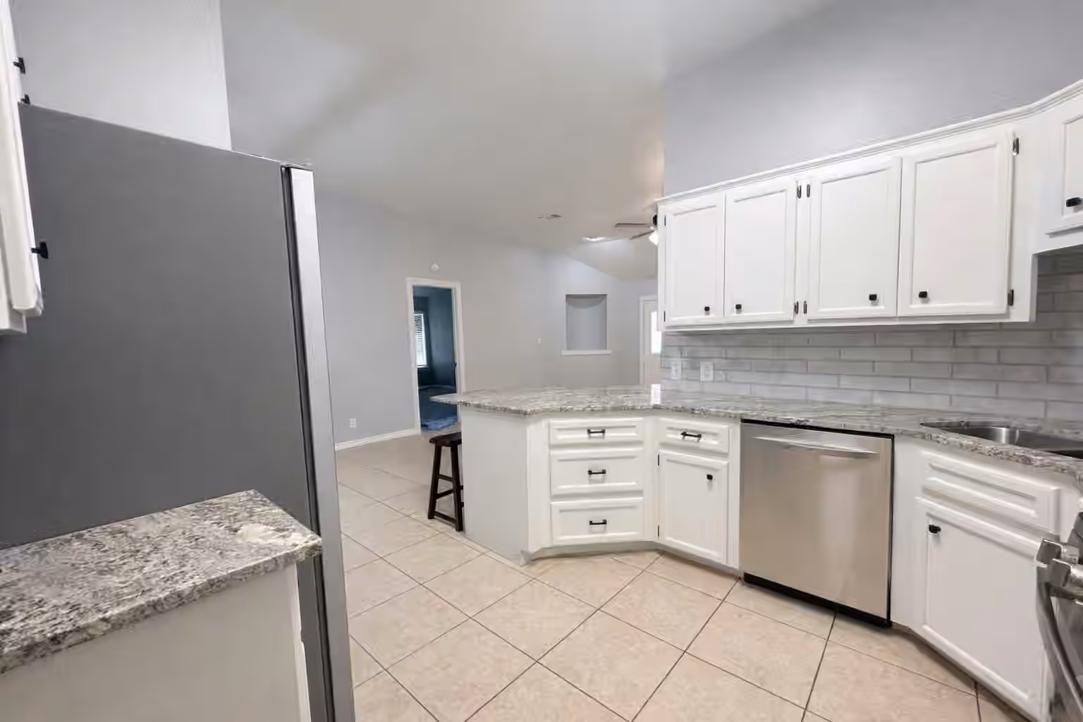 Photo 6 of 305 Scenic Brook Street, Brenham, TX
