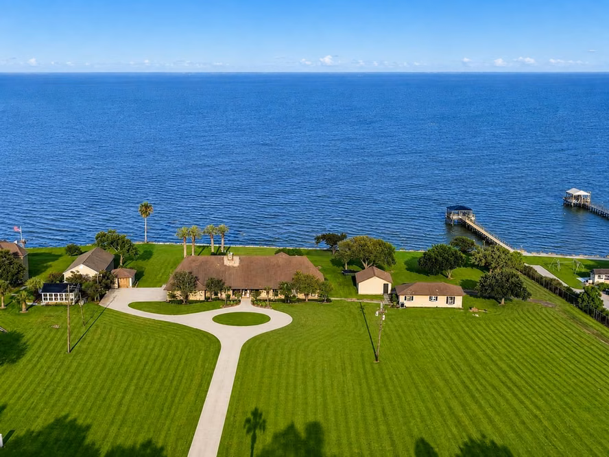 Photo of 11212 Cedar Gully Road, Beach City, TX