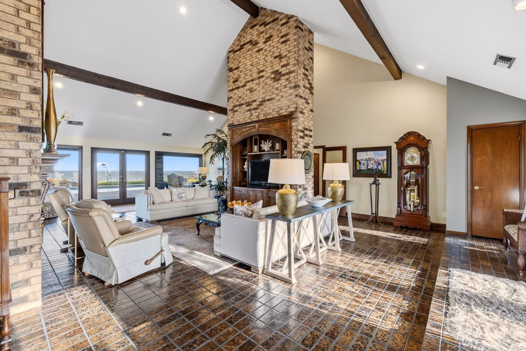 Photo 6 of 11212 Cedar Gully Road, Beach City, TX