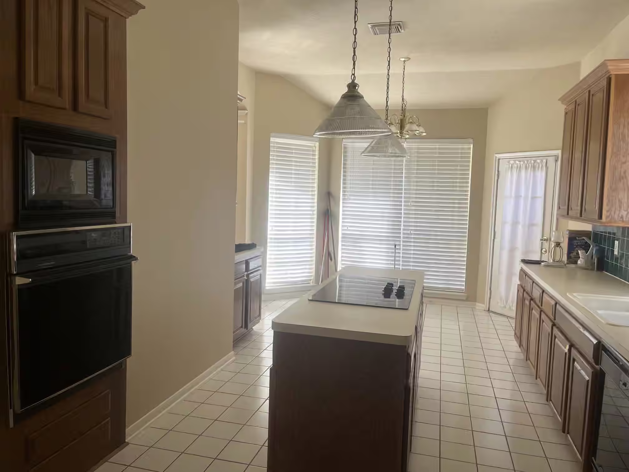 Photo 4 of 9219 Symphonic Lane, Houston, TX