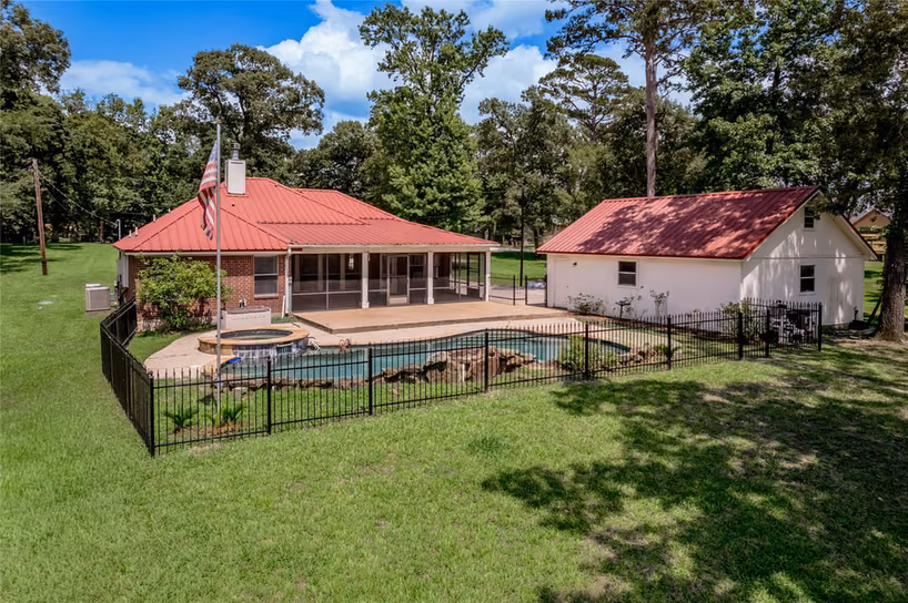 Photo 6 of 324 Red Oak Lane, Trinity, TX