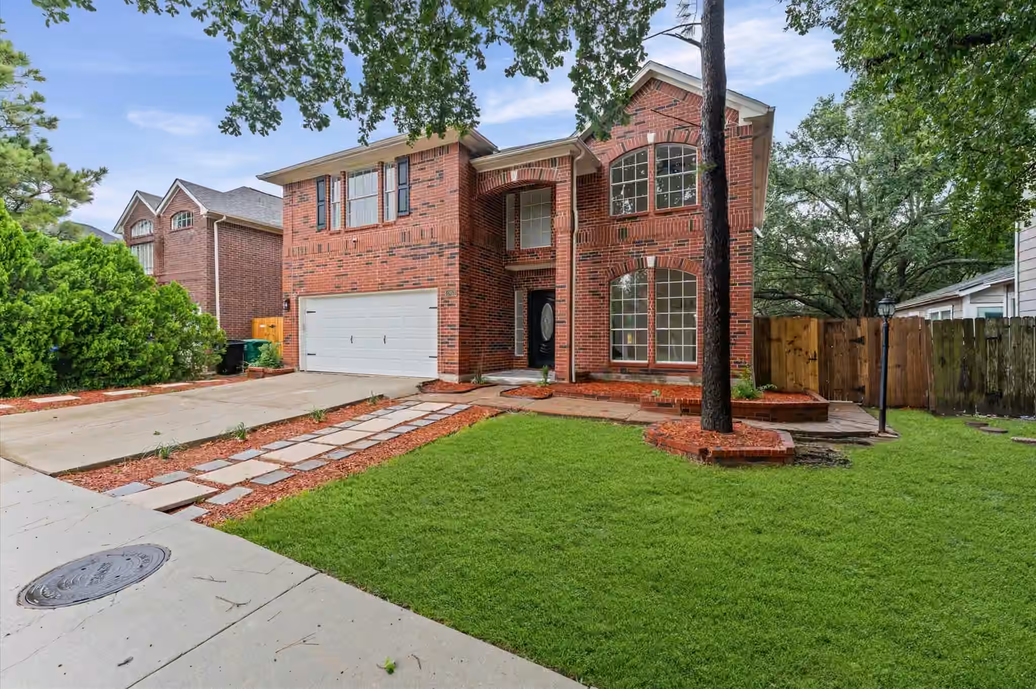 Photo 4 of 2859 Crest Park Drive, Houston, TX