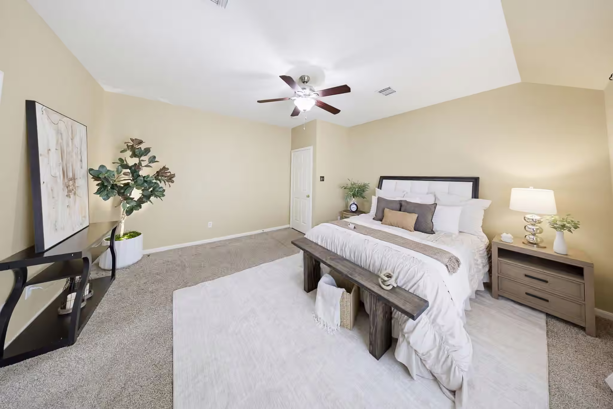 Photo 4 of 14131 Dartwood Drive, Houston, TX