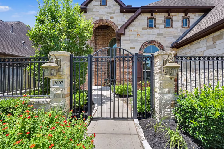 Photo 3 of 2807 Alan Lake Lane, Spring, TX
