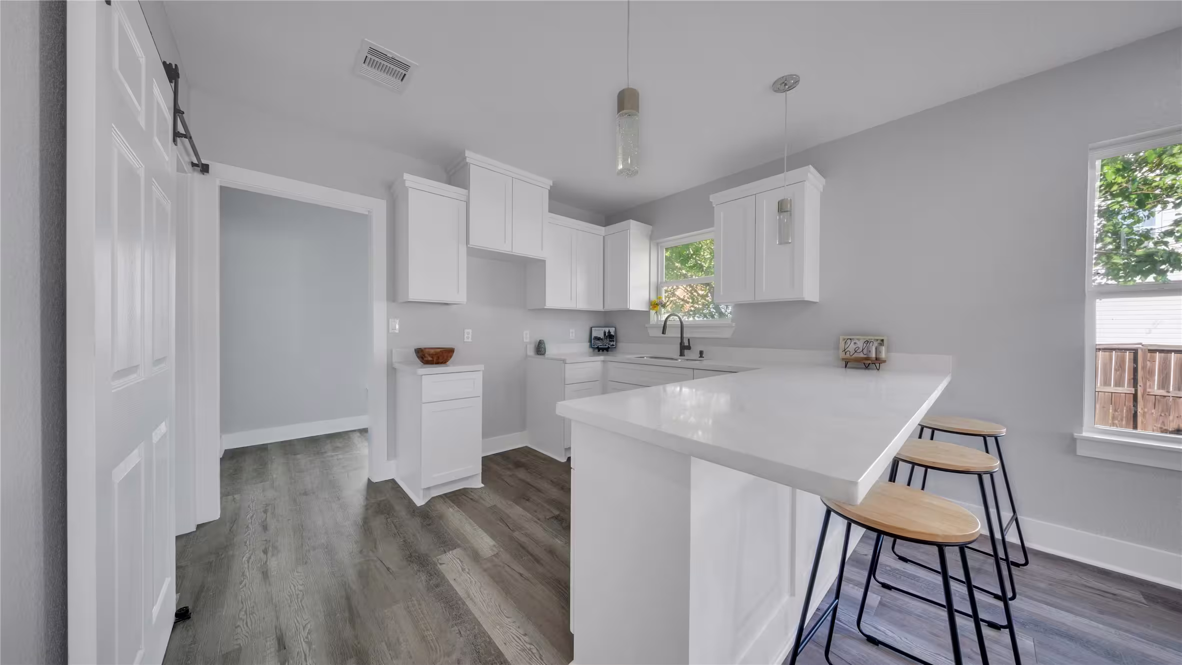 Photo 6 of 207 E Gulf Street, Baytown, TX