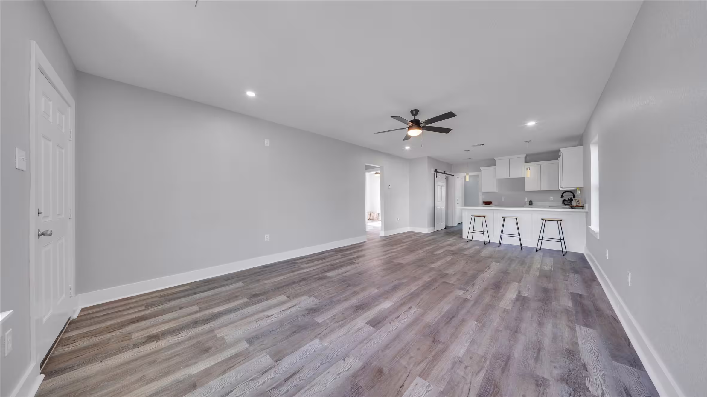Photo 7 of 207 E Gulf Street, Baytown, TX