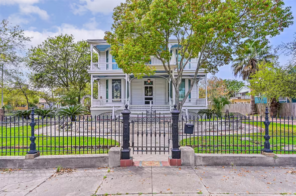Photo of 1021 35th Street Street, Galveston, TX 77550