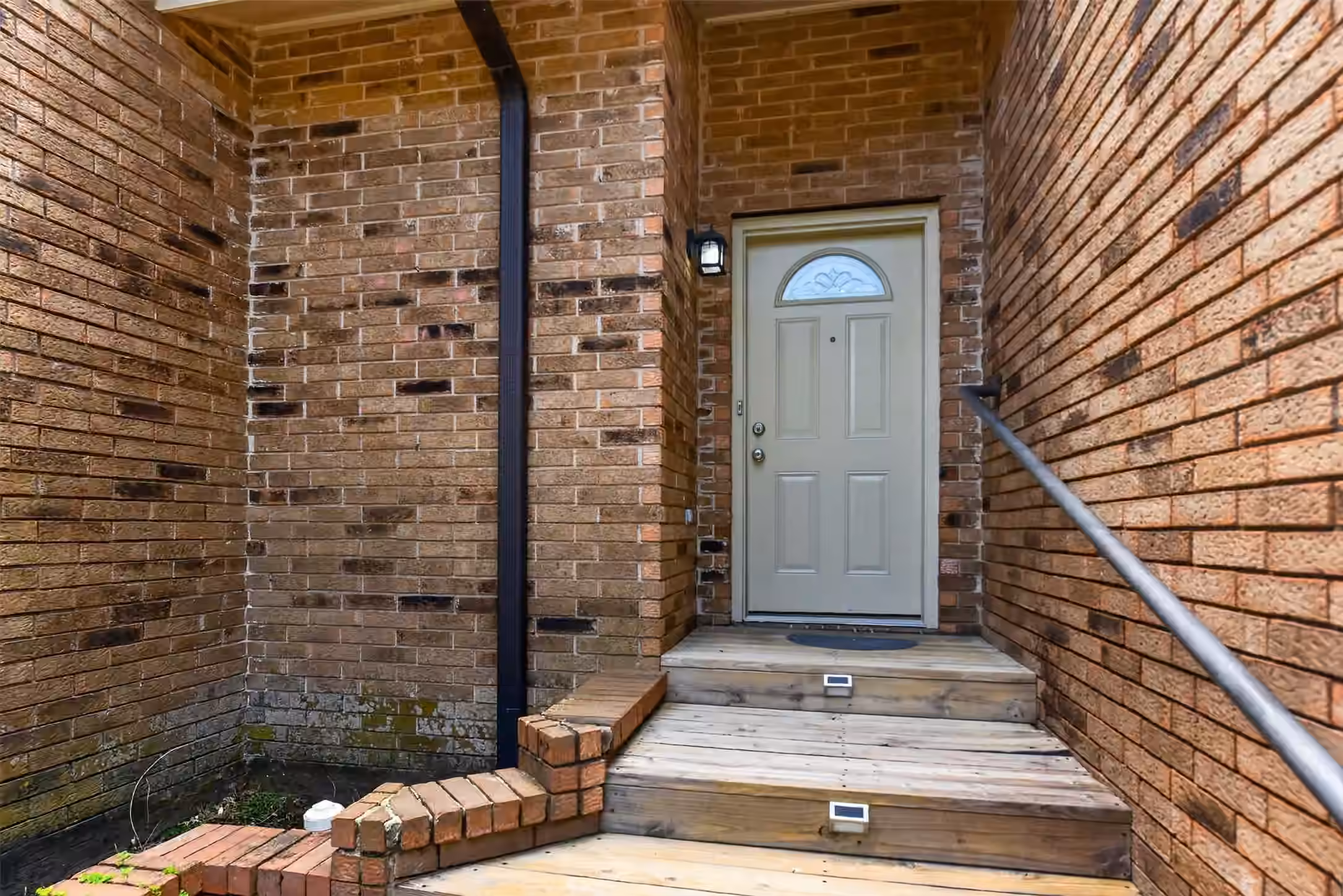 Photo 4 of 15920 Seahorse Drive, Houston, TX