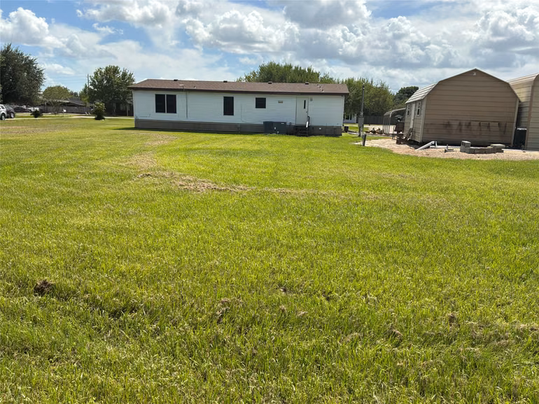 Photo 2 of 10207 Trey Rd Road, Needville, TX