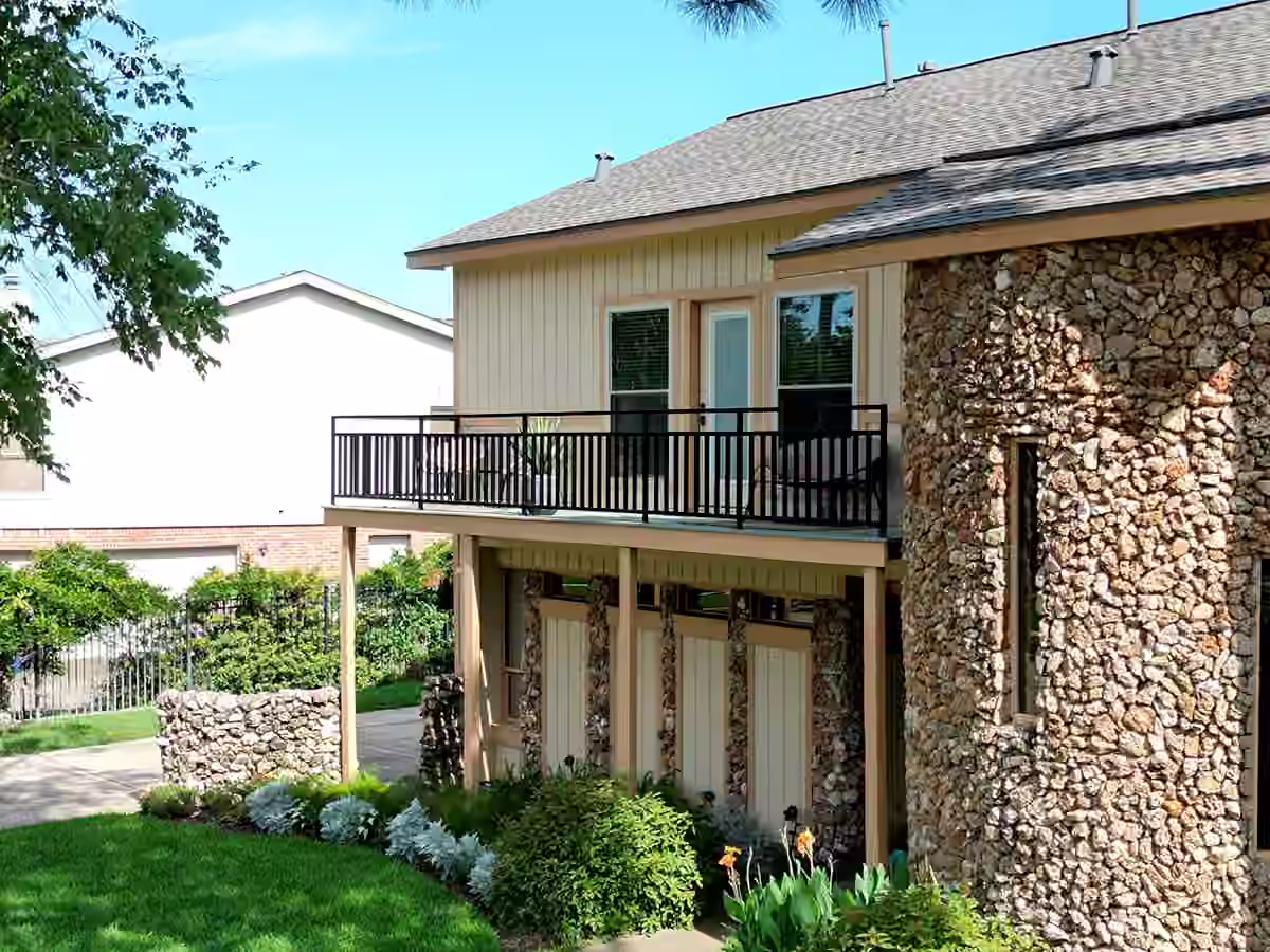 Photo 6 of 307 Crestwood Drive, El Lago, TX