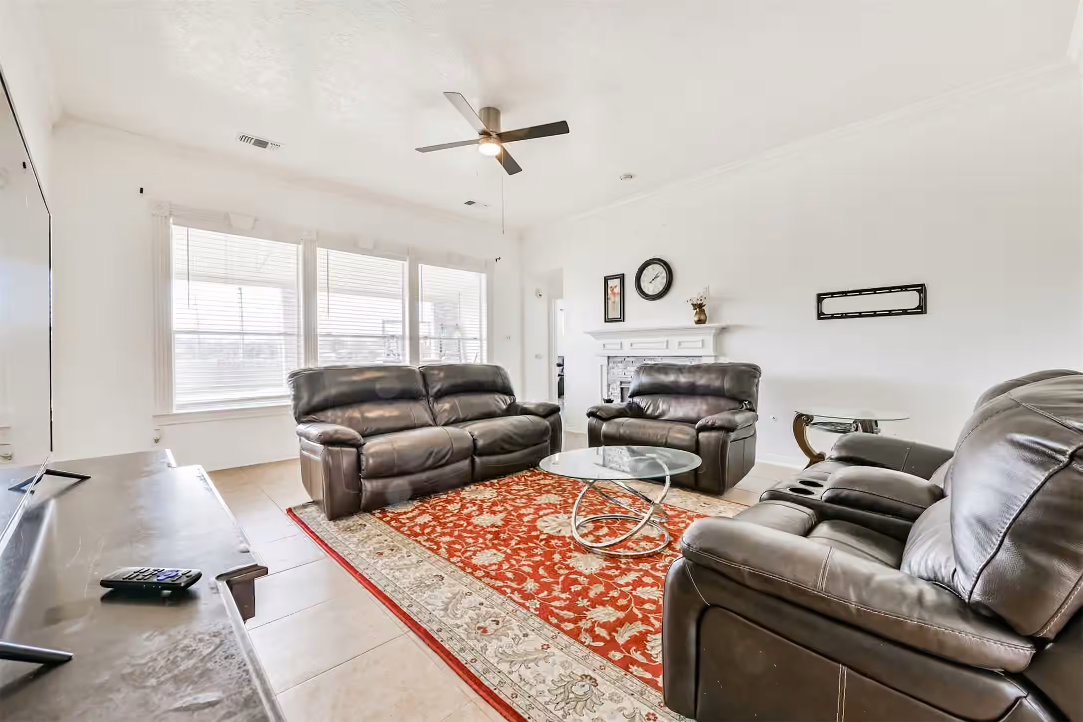 Photo 5 of 4113 Oak Point Drive, Pearland, TX