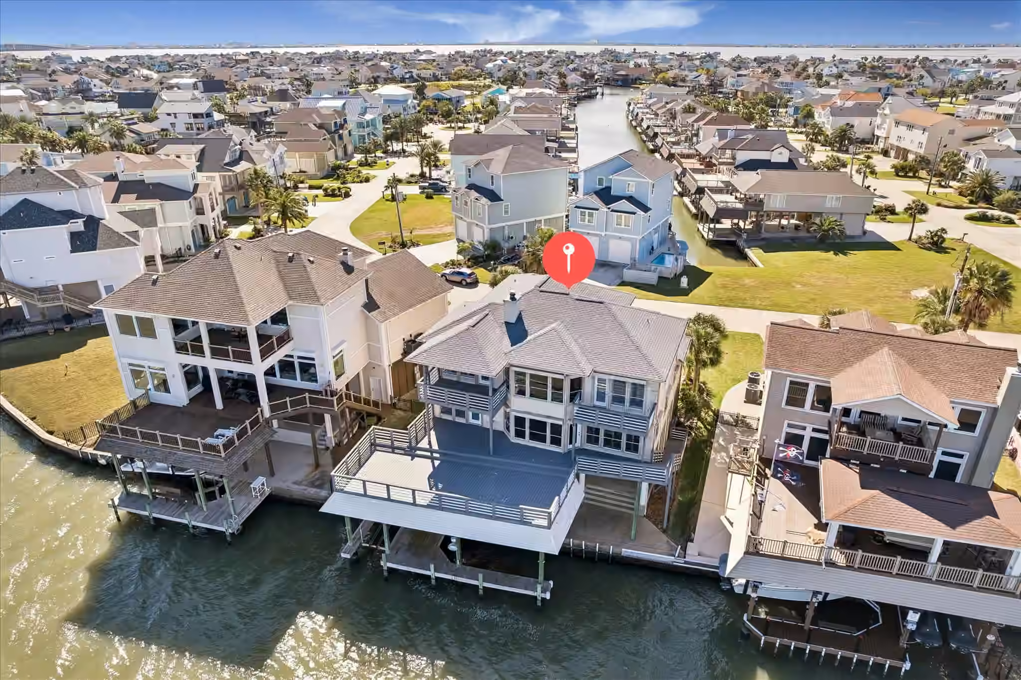 Photo 4 of 1554 Windsong Way, Tiki Island, TX