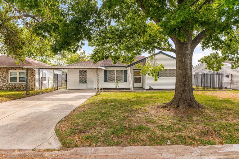 Photo 2 of 10923 Duane Street, Houston, TX
