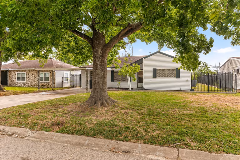 Photo 4 of 10923 Duane Street, Houston, TX