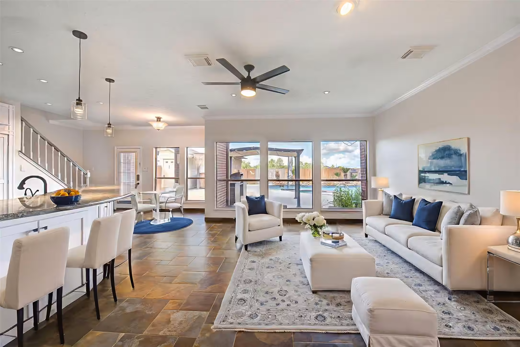 Photo 5 of 1016 Applewood Drive, Friendswood, TX