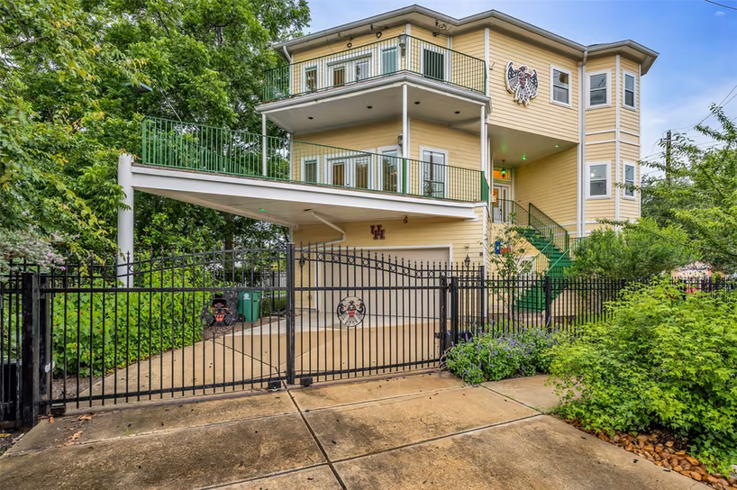 Photo 2 of 3201 White Oak Drive, Houston, TX