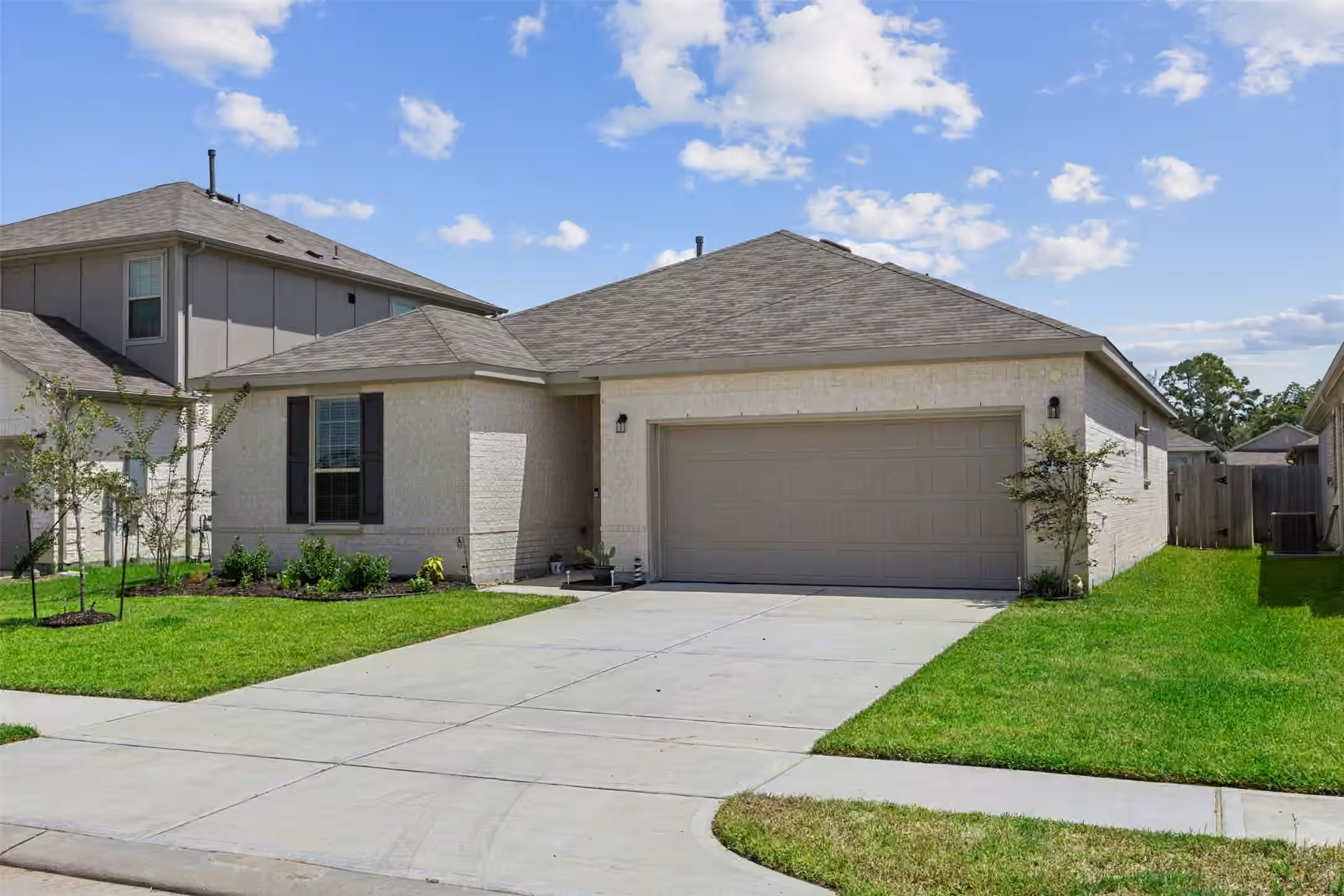 Photo of 338 Paso Fino Drive, Alvin, TX 77511