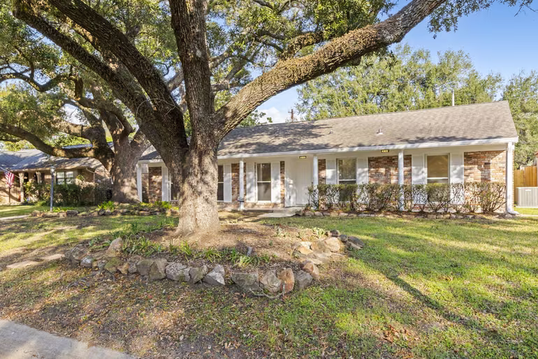 Photo of 9610 Meadowglen Lane, Houston, TX