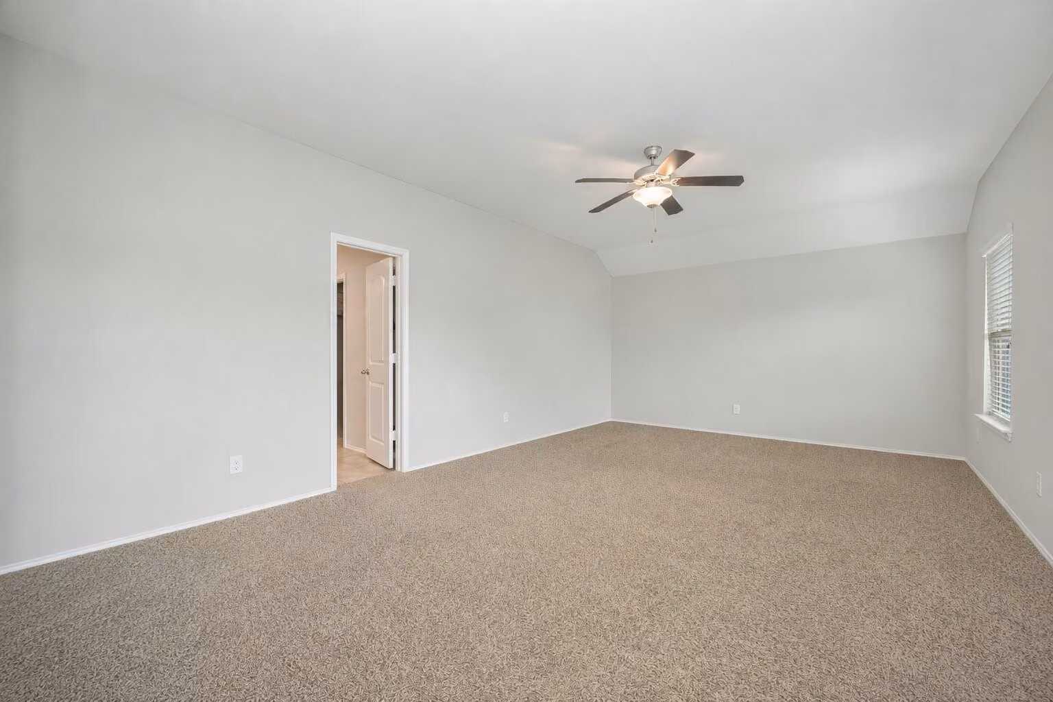 Photo 5 of 4507 Terrazza Verde Drive, Katy, TX