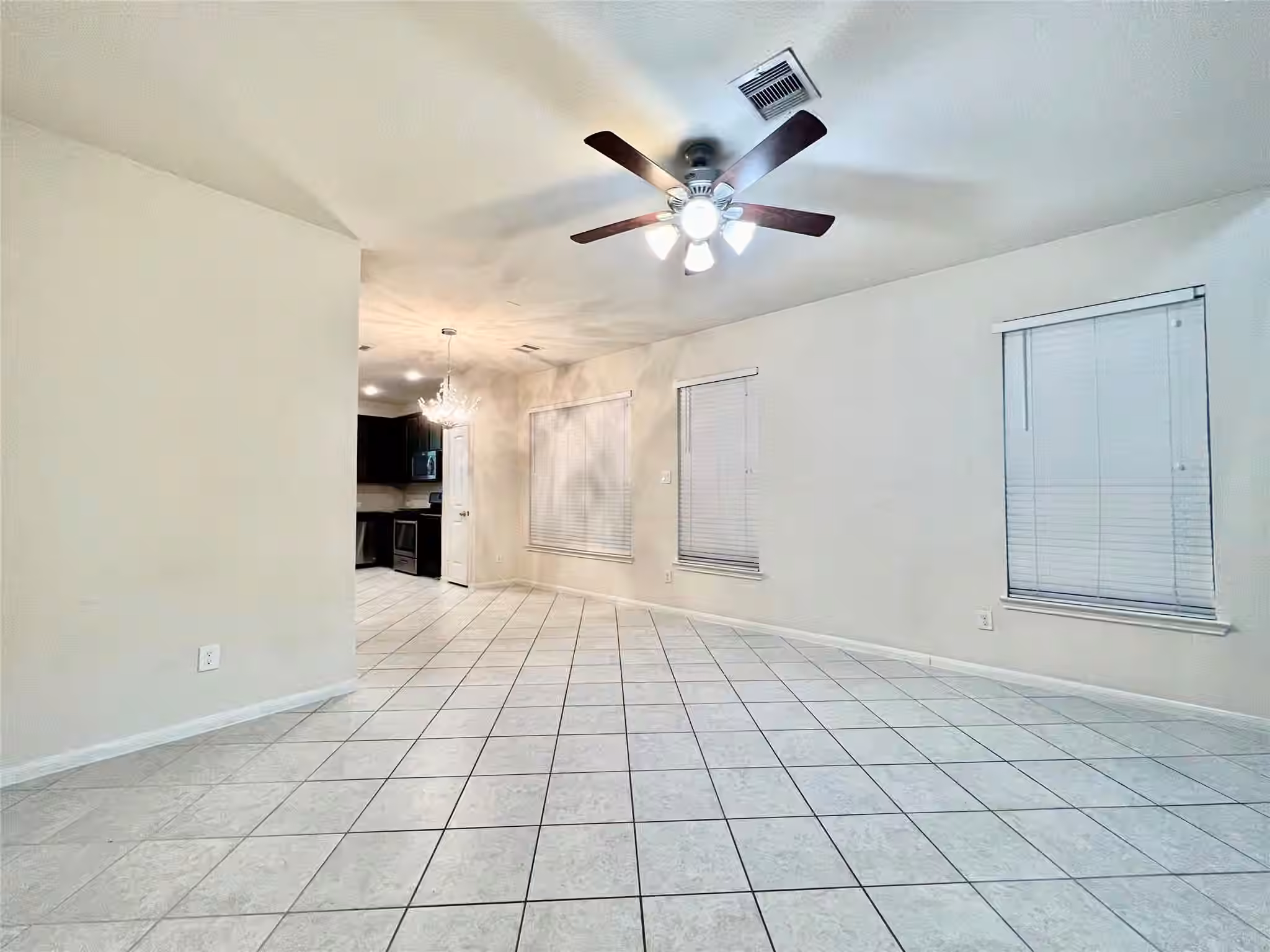 Photo 6 of 1907 Sophia Drive, Houston, TX