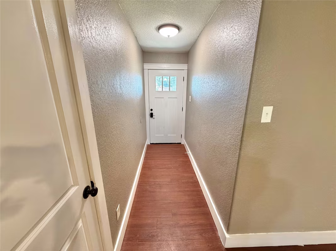 Photo 2 of 1415 Avenue E, Danbury, TX