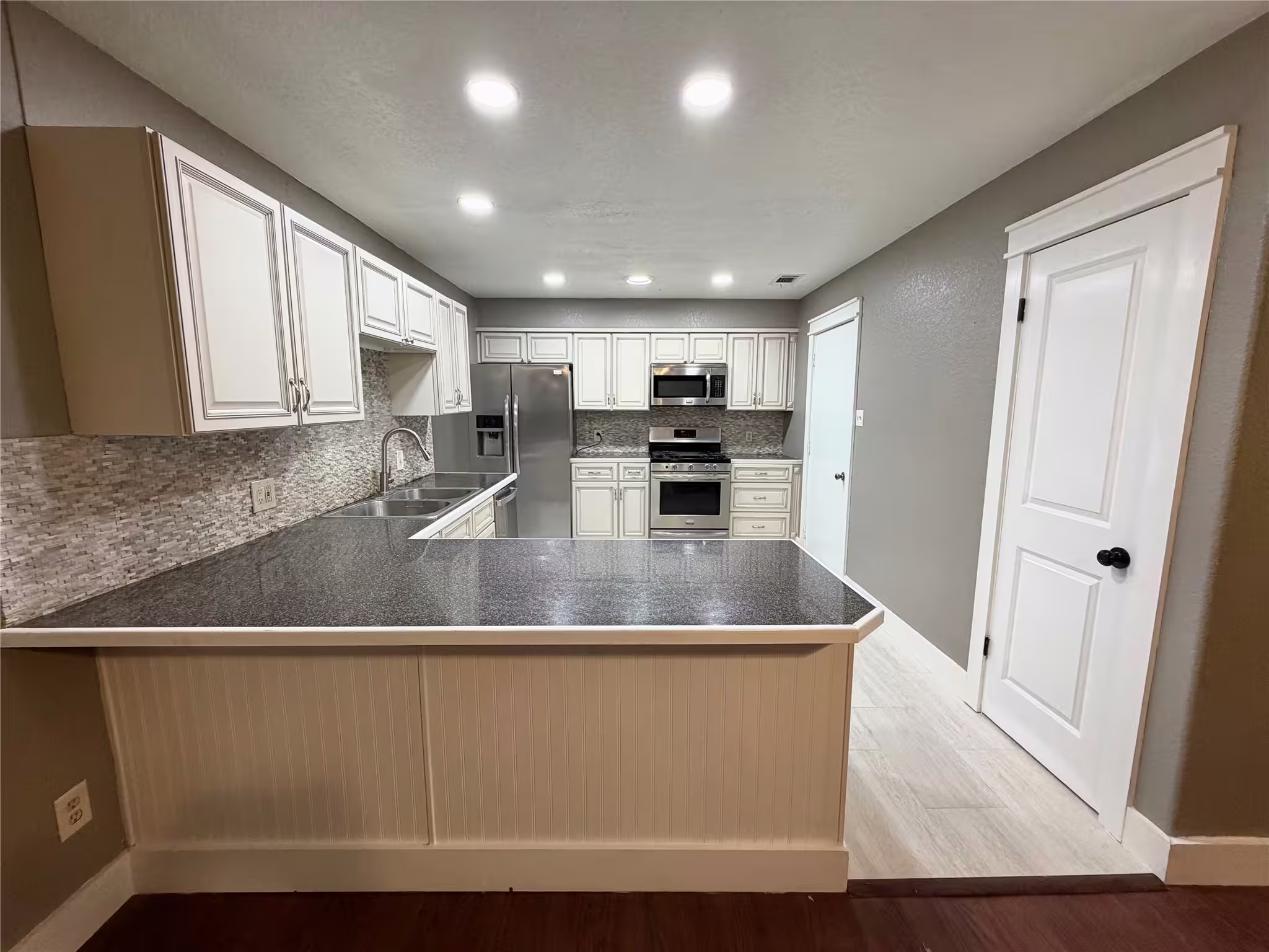 Photo 6 of 1415 Avenue E, Danbury, TX