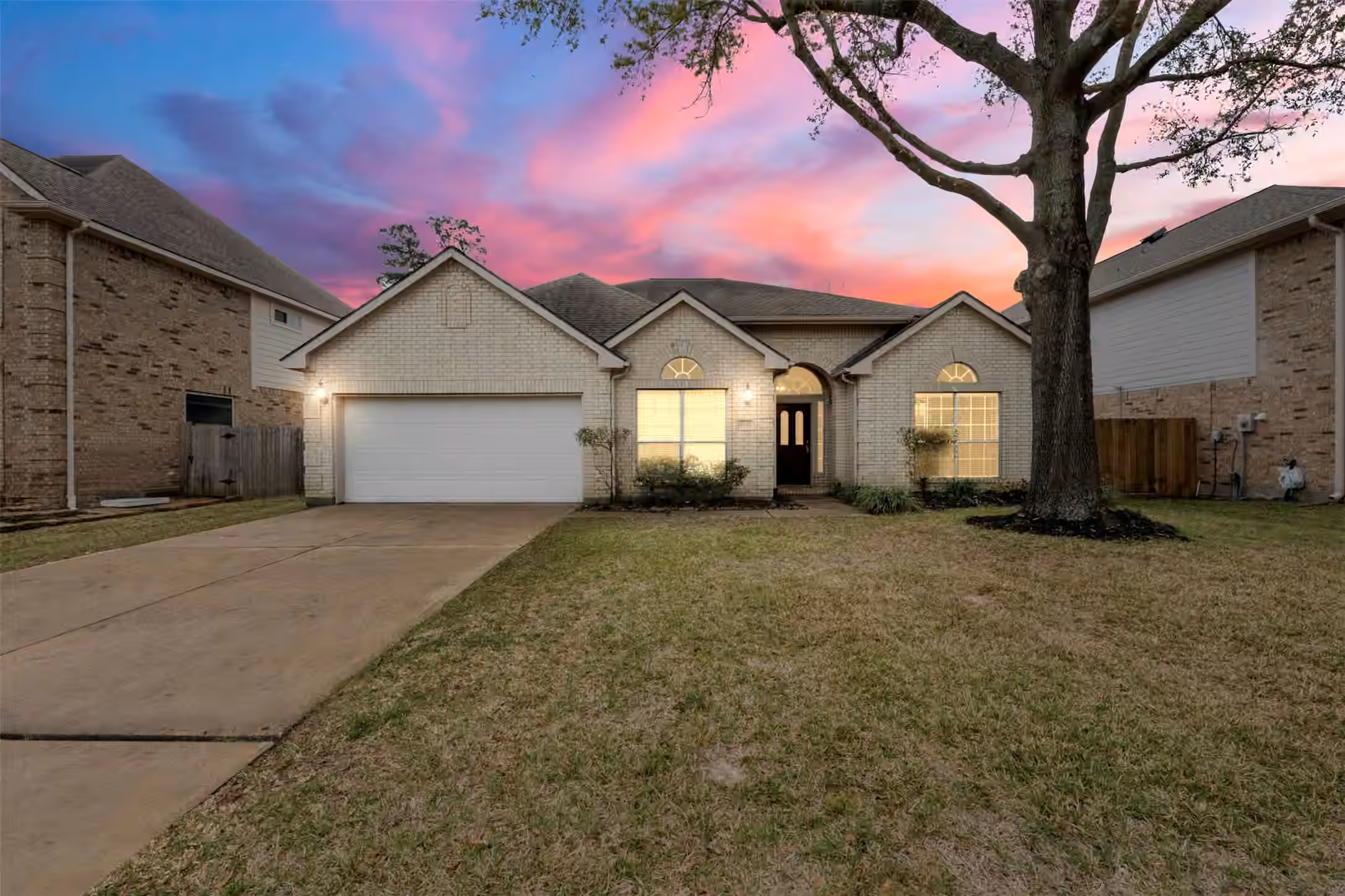 Photo 2 of 9211 Memorial Hills Drive, Spring, TX