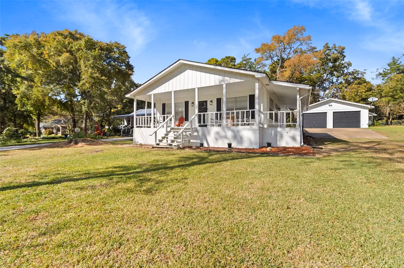 Photo 2 of 159 Yacht Circle, Trinity, TX