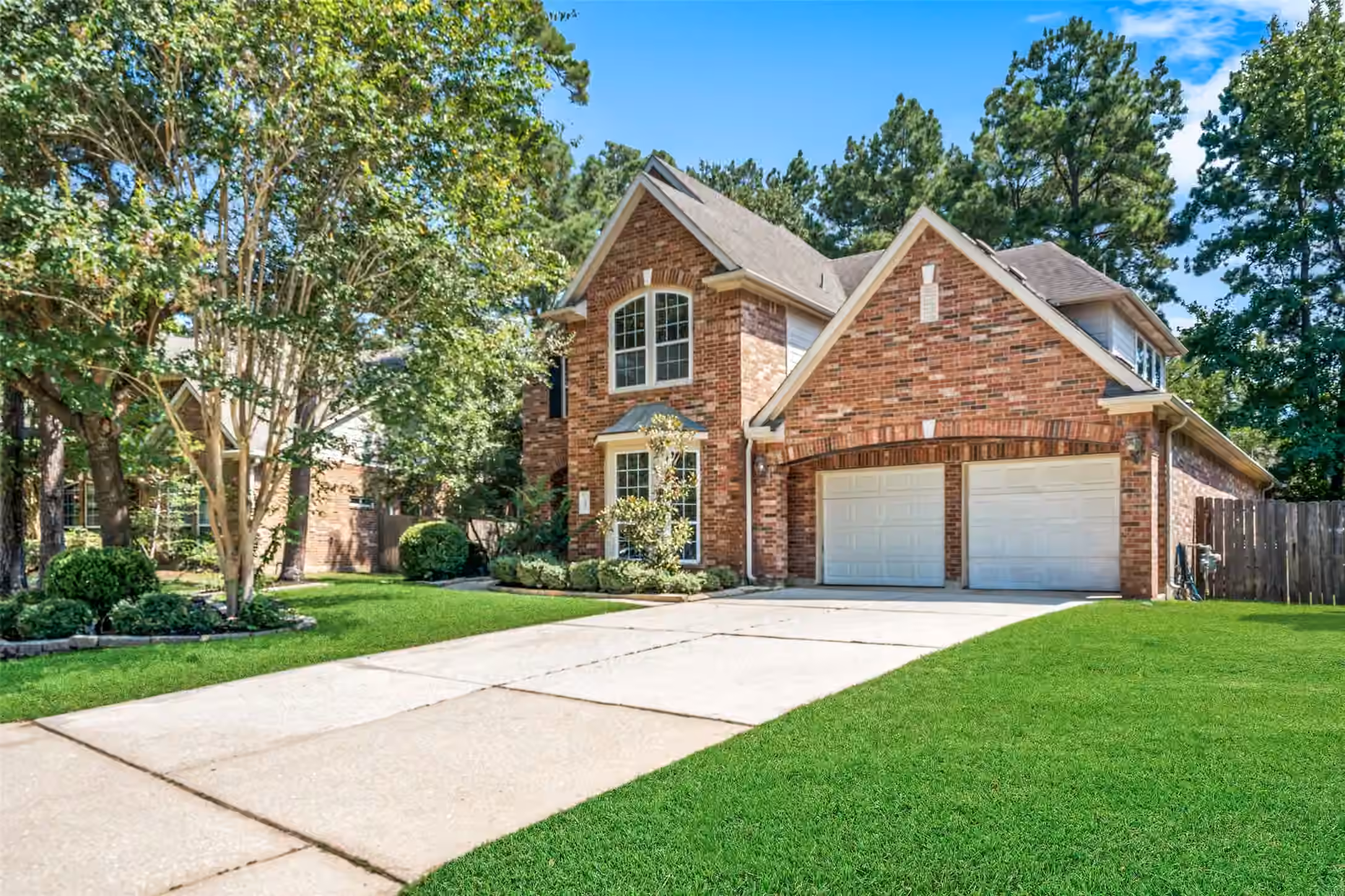 Photo 2 of 14 Petal Park Place, The Woodlands, TX