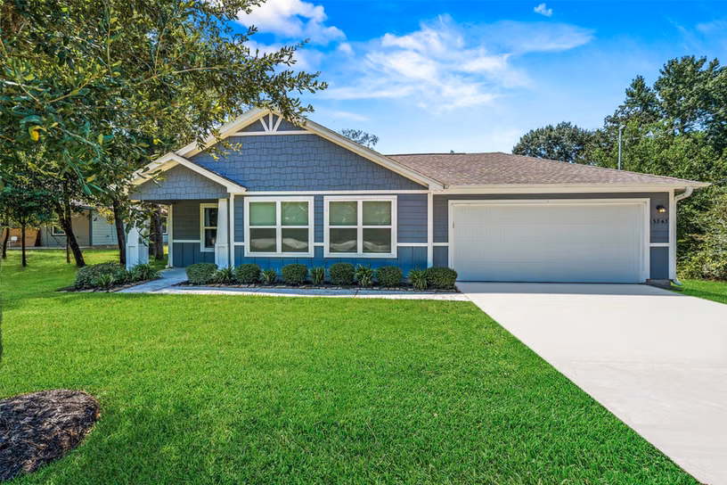 Photo of 15843 Oak Drive, Montgomery, TX 77356