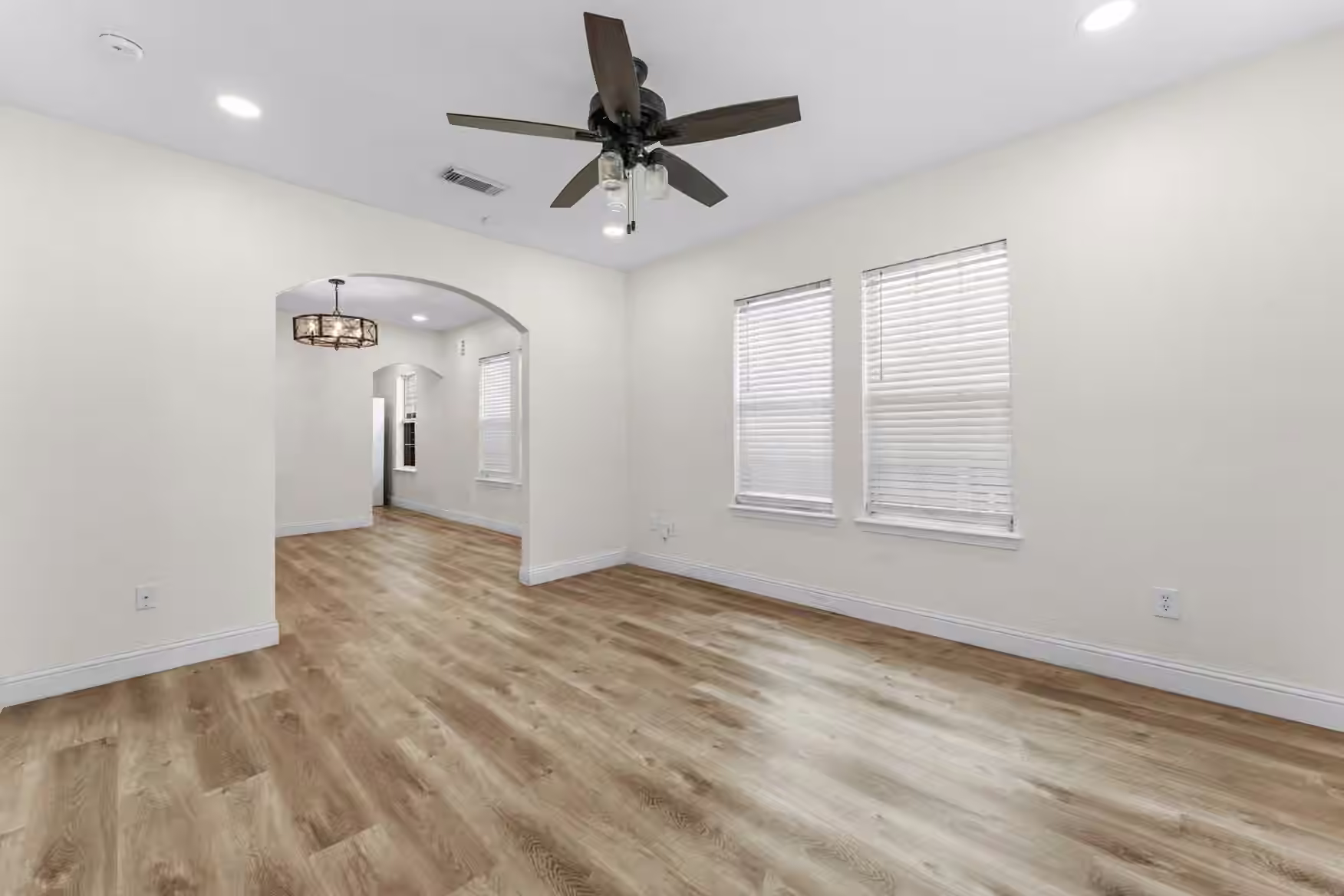 Photo 2 of 1435 N Durham Drive, Houston, TX