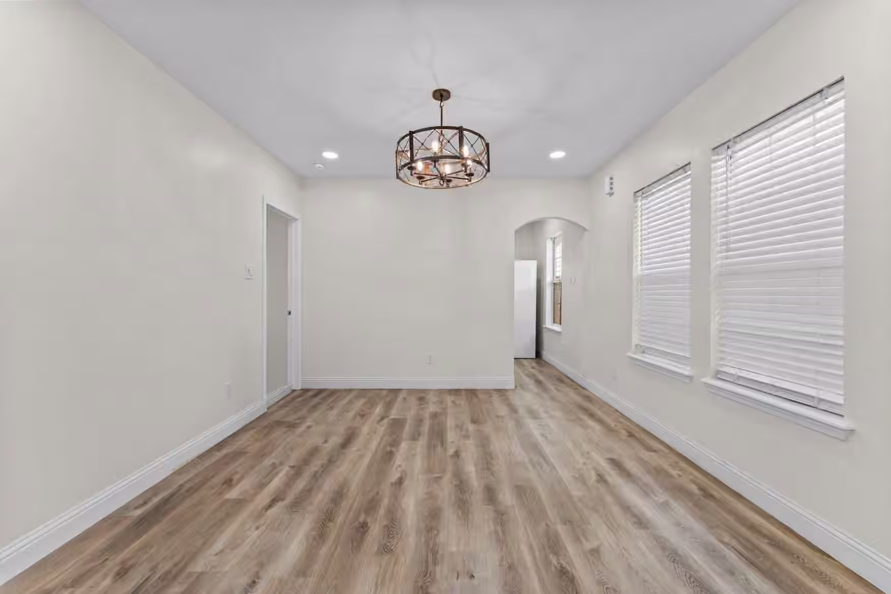 Photo 4 of 1435 N Durham Drive, Houston, TX