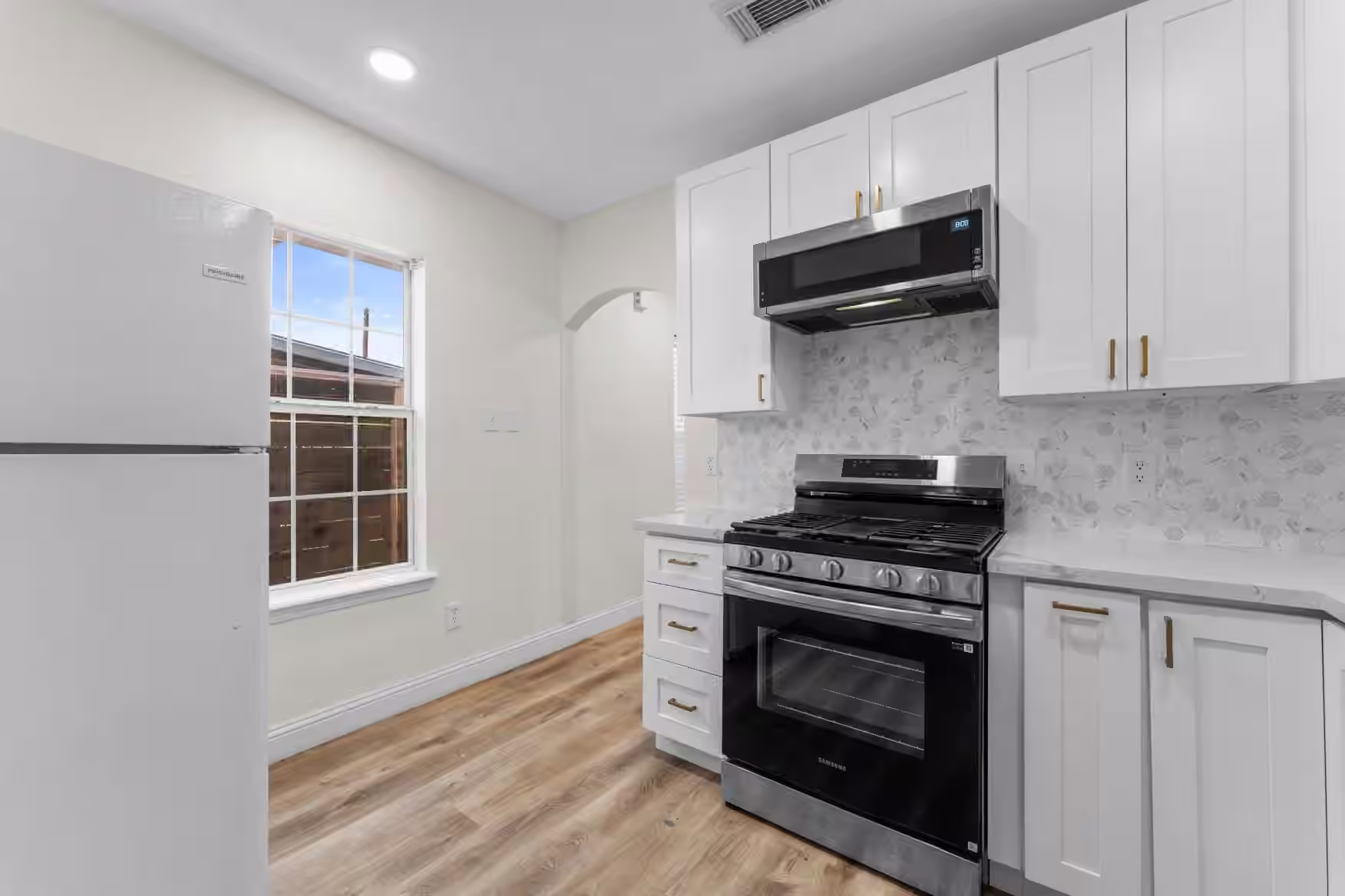 Photo 7 of 1435 N Durham Drive, Houston, TX