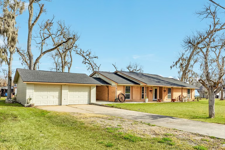 Photo of 400 Pecan Estates Road C616R, Angleton, TX