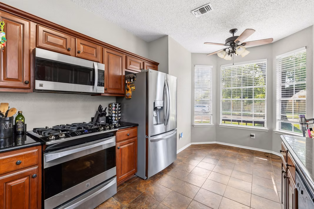 Photo 5 of 7707 Trail Blazer Drive, Houston, TX