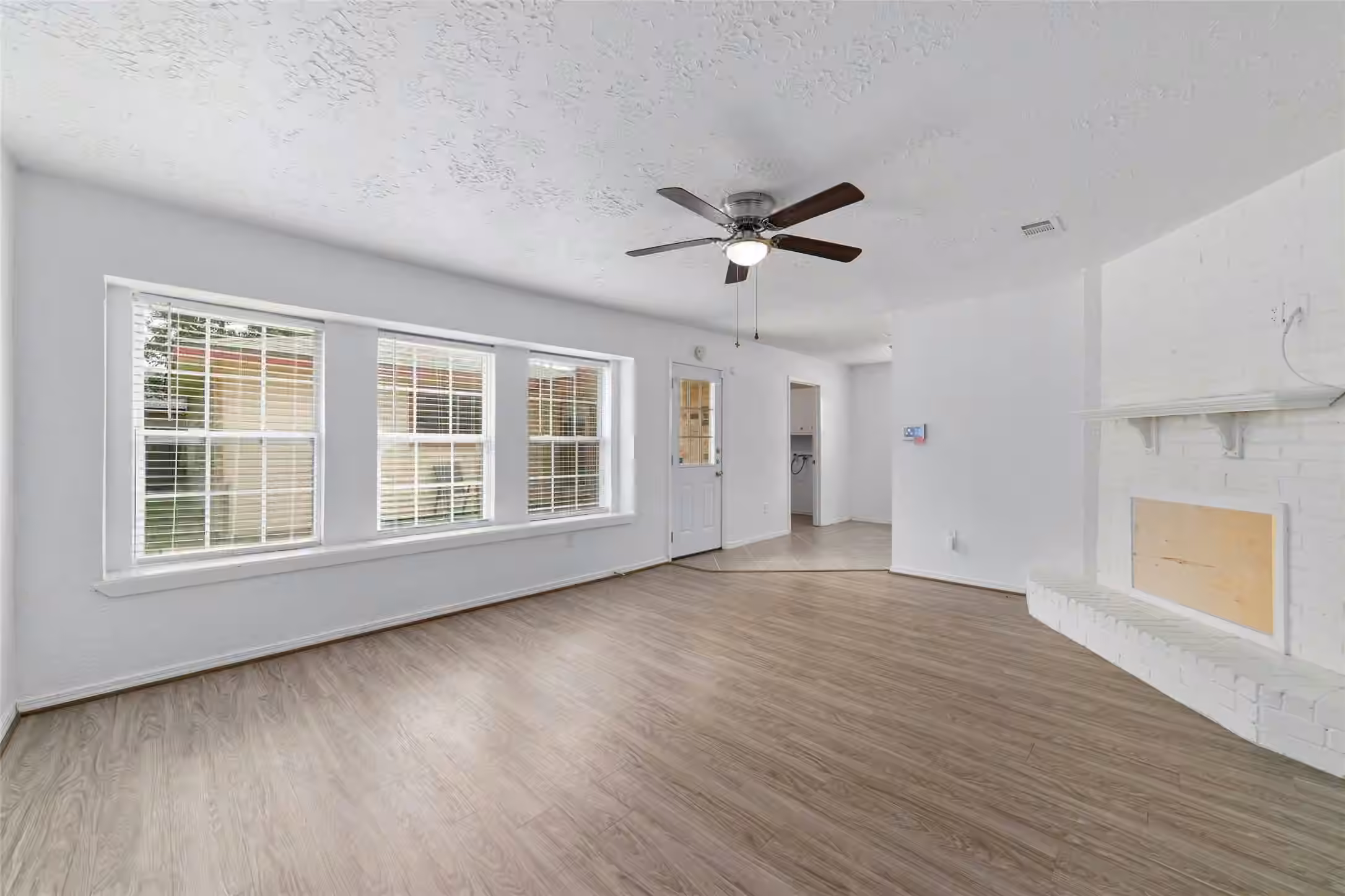Photo 4 of 23802 Verngate Drive, Spring, TX