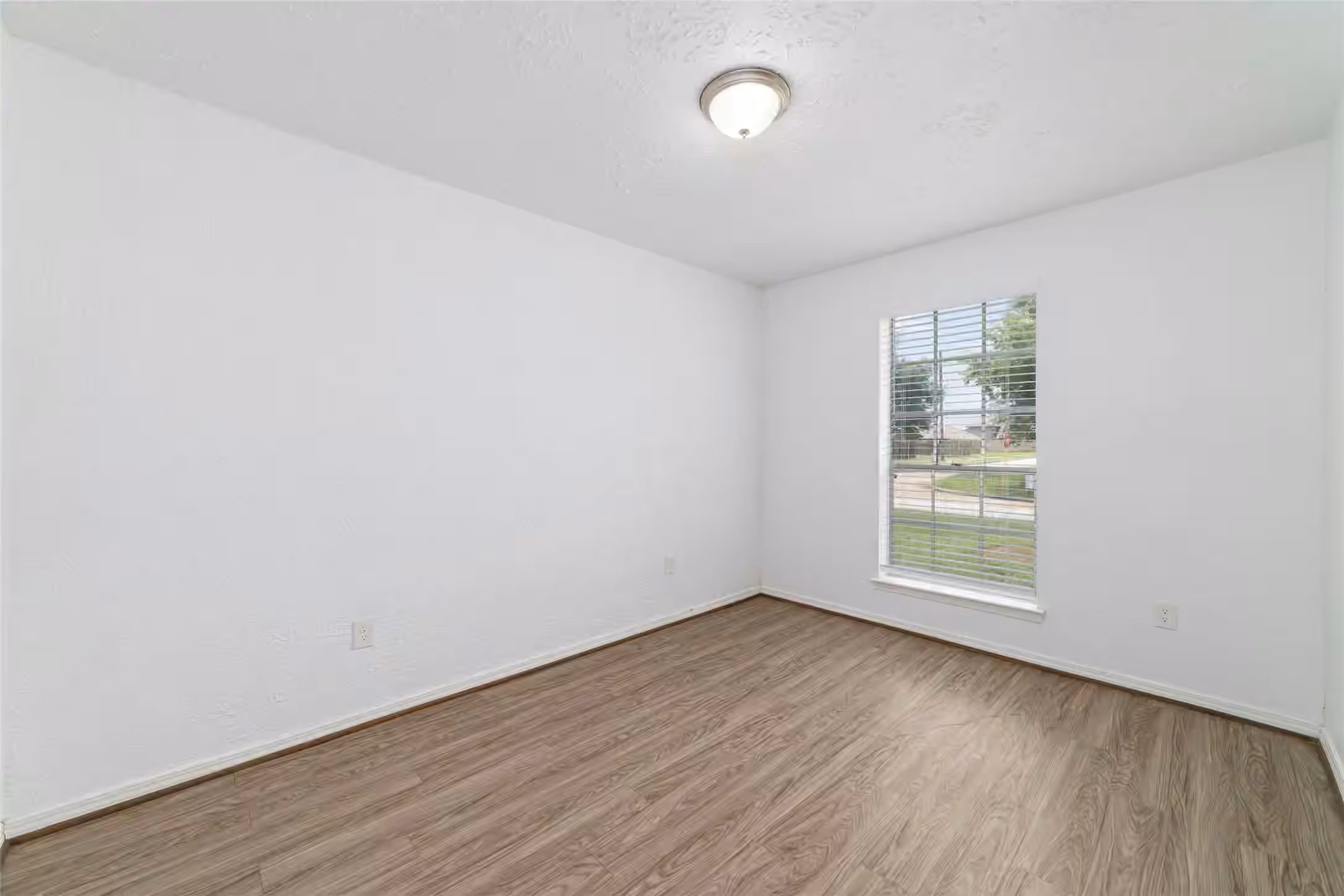 Photo 7 of 23802 Verngate Drive, Spring, TX