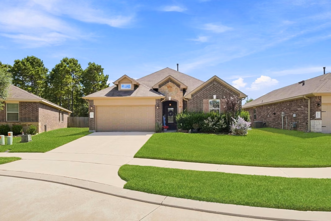 Photo 4 of 11307 Dawn Beach Lane, Conroe, TX