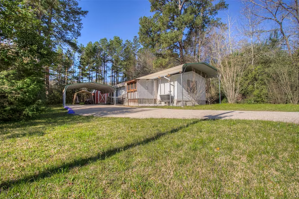Photo of 3 Lynell Drive, Huntsville, TX 77320