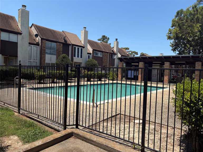 Photo 2 of 17230 Imperial Valley Drive 24, Houston, TX
