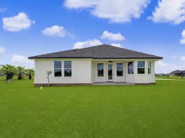 Photo 3 of 1220 Appaloosa Circle, Angleton, TX