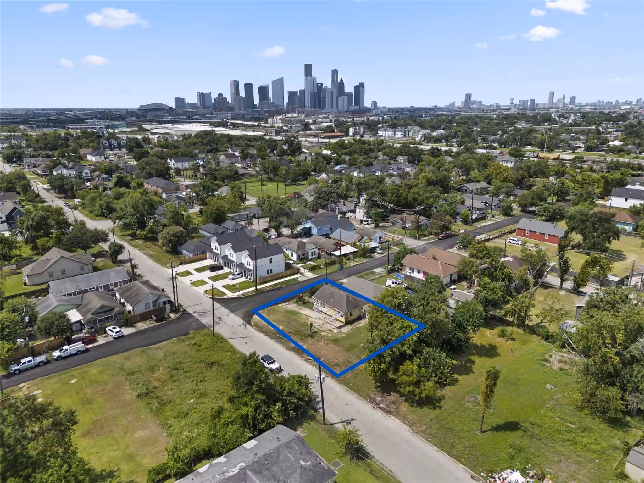 Photo of 2417 Lee Street, Houston, TX 77026