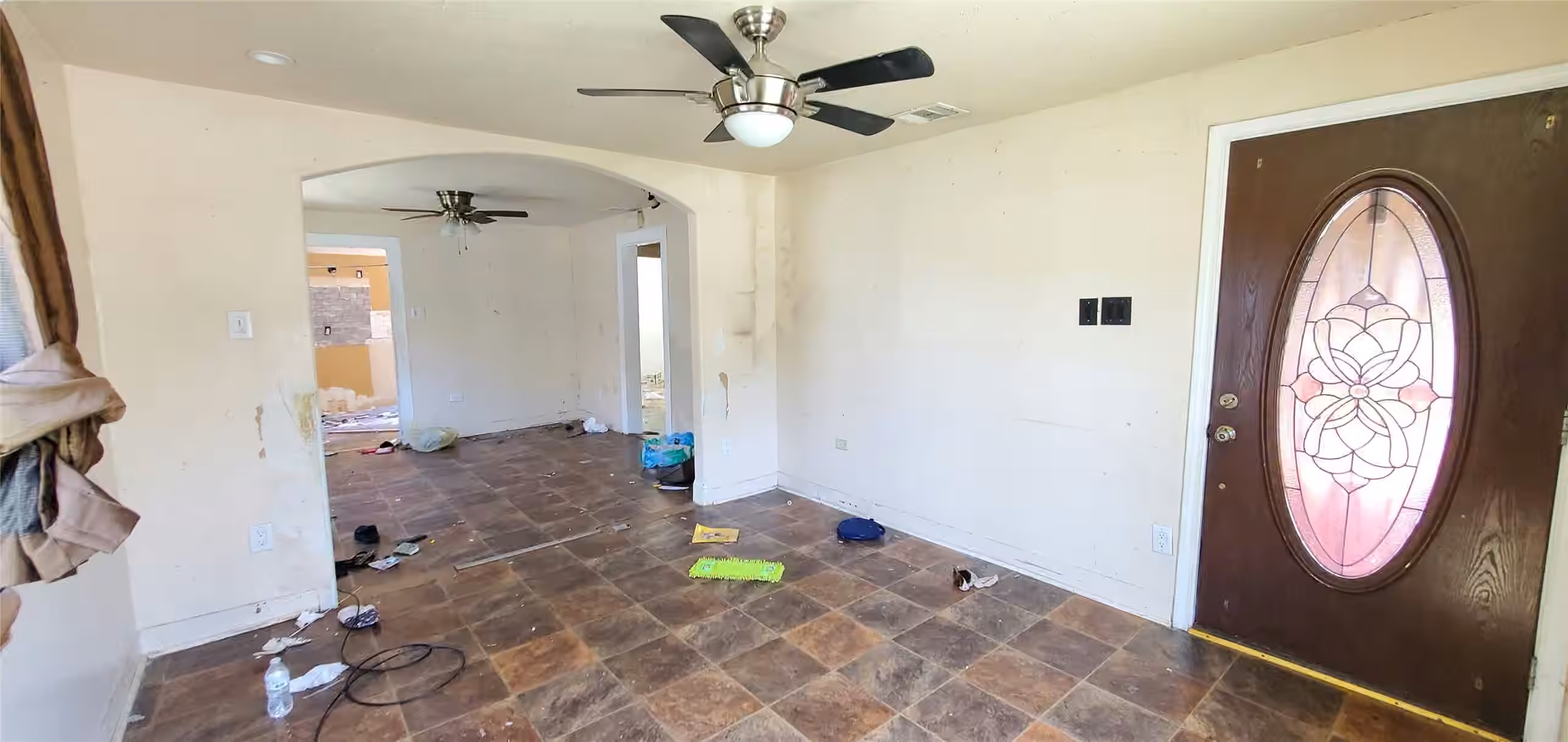 Photo 5 of 2417 Lee Street, Houston, TX