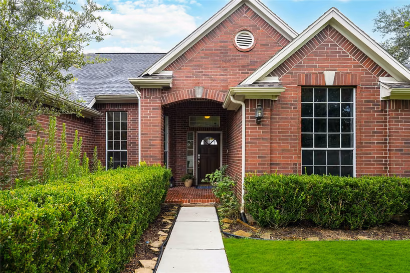 Photo 3 of 515 Arbor Court, Pearland, TX