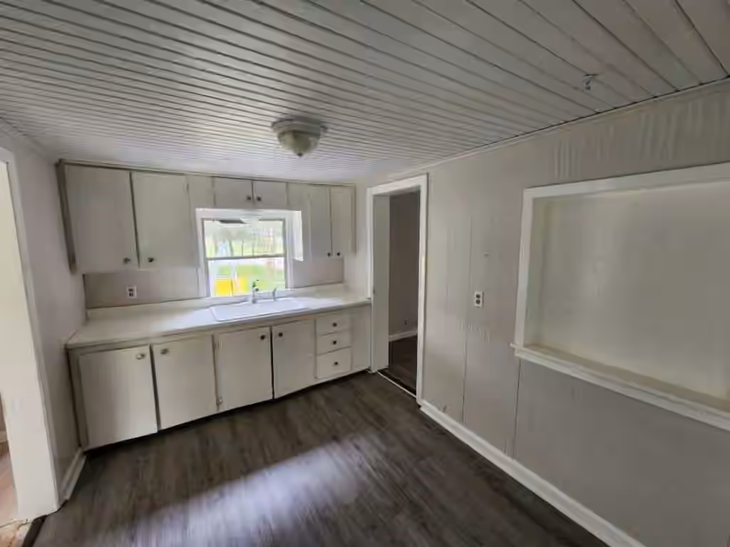 Photo 4 of 1329 Adams Road, Bay City, TX