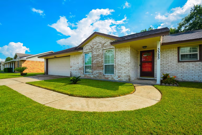 Photo 3 of 3323 Westview Street, Shoreacres, TX